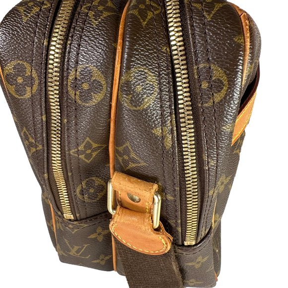 Louis Vuitton Reporter GM Monogram Crossbody Shoulder Bag - Picture 4 of 16